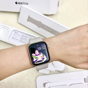 Apple Watch SE 2023款鋁金屬錶殼智慧手錶