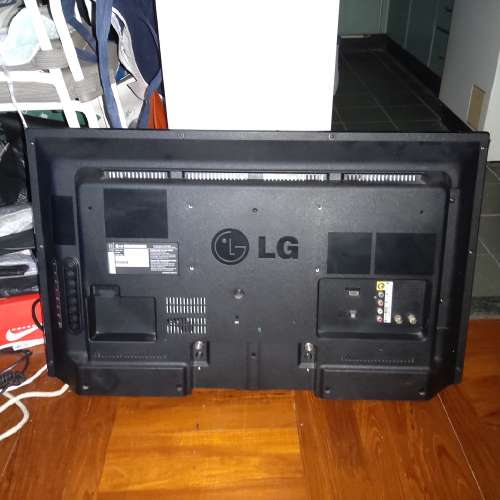 LG 32” LED iDTV