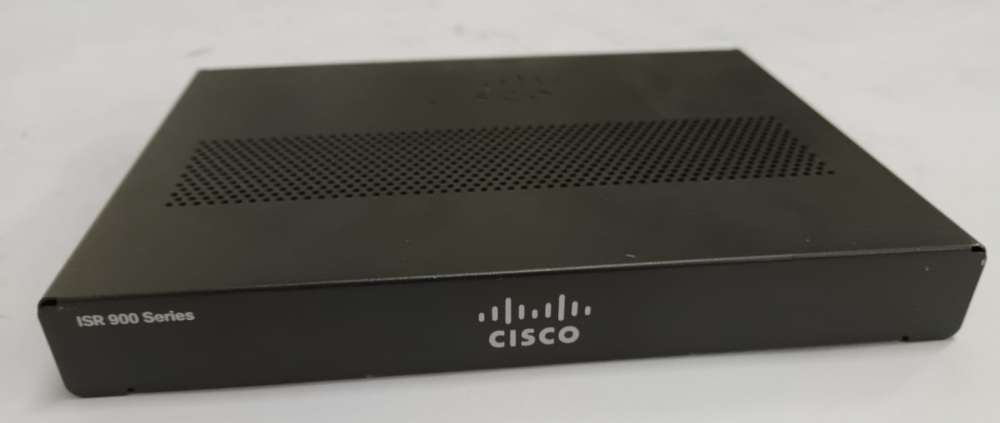 Cisco C921-4P Router with 4-Port GigE Switch and 2 WAN Ports