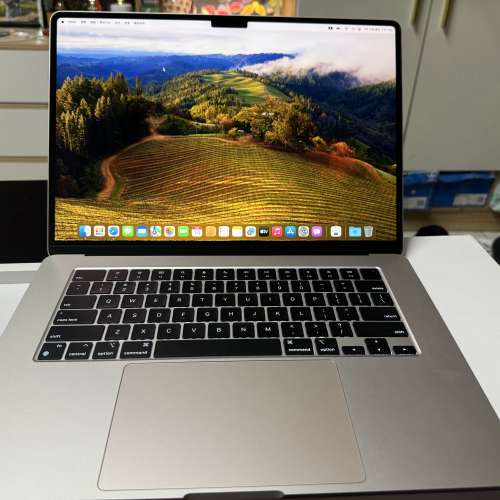 99新 靚機 Macbook Air m2 15 inch 8+256 星光色