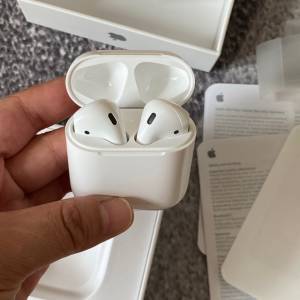 Apple AirPods 第二代搭配充電盒 藍牙耳機