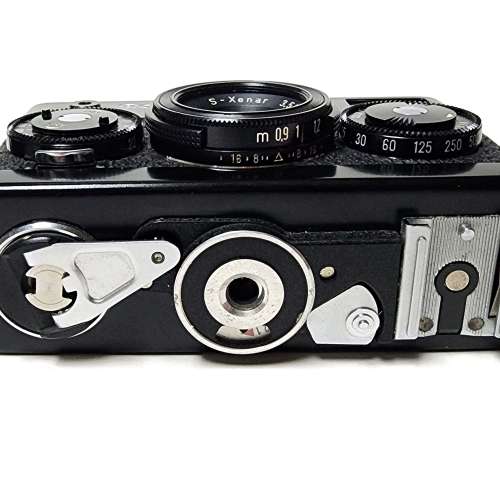 Kodak Eastman Retina I Type 117. Le tout premier appareil photo au monde à utiliser le format 35 mm. Objectif Compur Schneider-Kreuznach Retina Xenar f 3,5 50 mm. - Canada