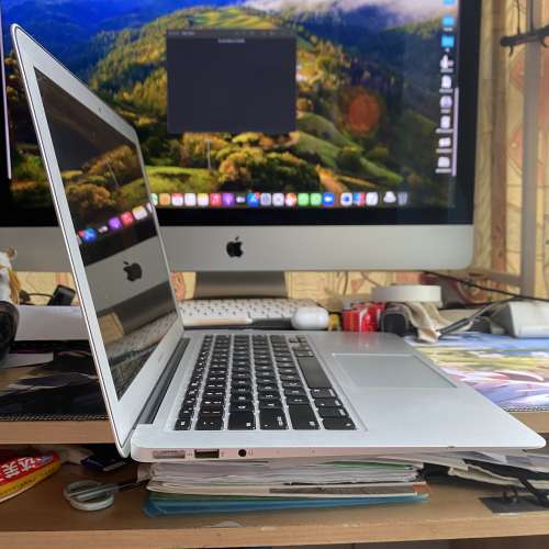Apple MacBook Air 13 [2017] (Core i5 / 13.3" Retina / 最新macOS Sonoma / 永久...