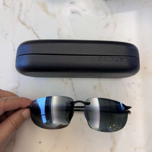 Oakley 墨镜