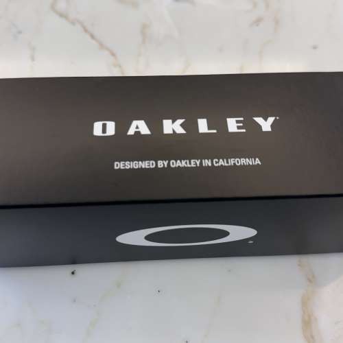 Oakley 墨镜