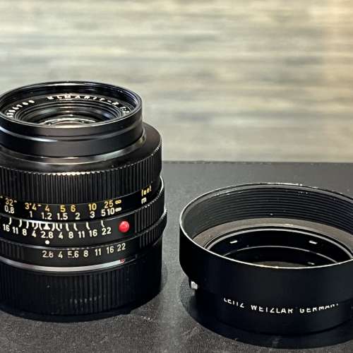 Leica Elmarit-R 35mm f2.8 lens with hood