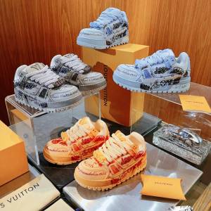 Louis Vuitton /  TRAINER MAXI 運動鞋 胖嘟嘟 胖丁擦色水洗做舊系列