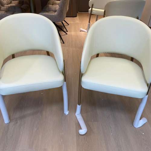 全新米白色餐椅4張 ($100x4)