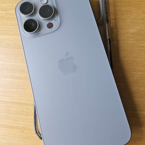 iPhone 15 Pro Max 256GB 原色 行貨保至明年4月  機身極靚零花痕 連2機套 [不議價]