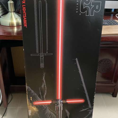 絕版原裝Star war 光劍一把 功能，光效聲效正常 金屬劍柄夠重手 官方授權產品 拎黎...