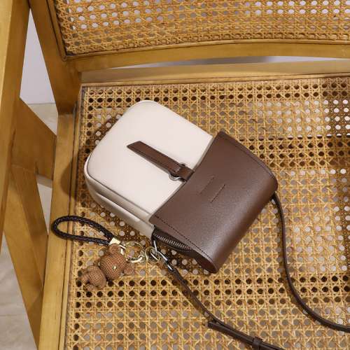 2024新款斜背包夏天高級感迷你真皮輕便小挎包bags