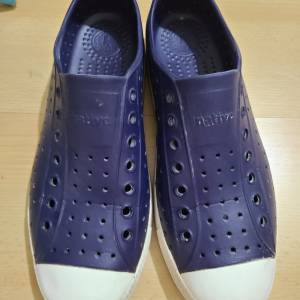 native 深藍色膠鞋男裝size M9