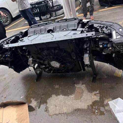 宝马X7最新款G07走