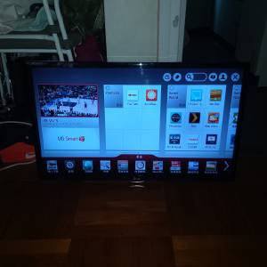 LG 32”  SMART LED iDTV