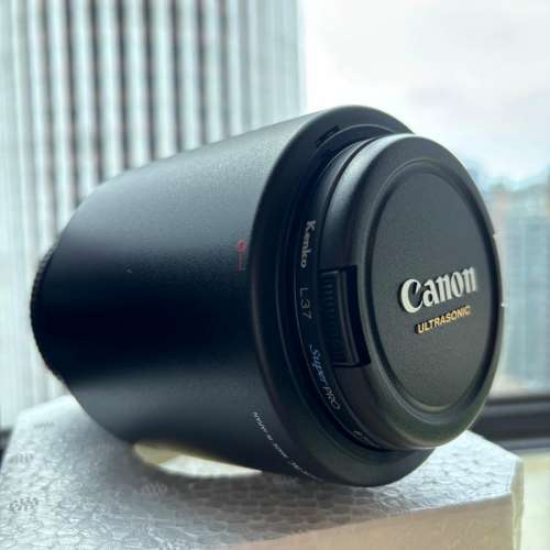 Canon EF 100mm f/2.8L Macro IS USM