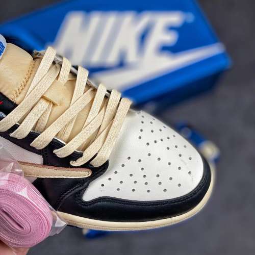 Travis Scottx Fragment Design x Air Jordan1 Low 0G SP 三方聯名白藍黑閃電 倒鉤...
