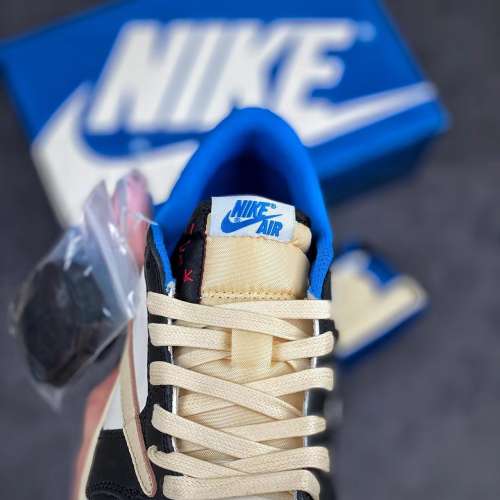 Travis Scottx Fragment Design x Air Jordan1 Low 0G SP 三方聯名白藍黑閃電 倒鉤...
