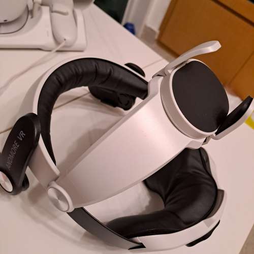 95%新，到手即玩 quest2 256GB 連舒適頭帶與面罩 及 磁吸鏡片 及 已改可充電手掣 及...