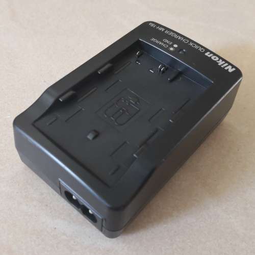 原裝 Nikon MH-18a 充電器