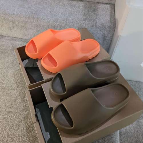 #01 YEEZY SLIDE ENFLAME Sneakers
