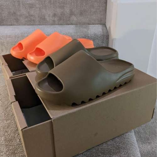 #01 YEEZY SLIDE ENFLAME Sneakers