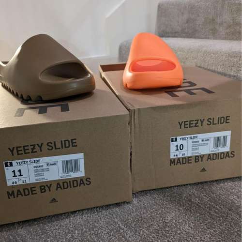 #01 YEEZY SLIDE ENFLAME Sneakers