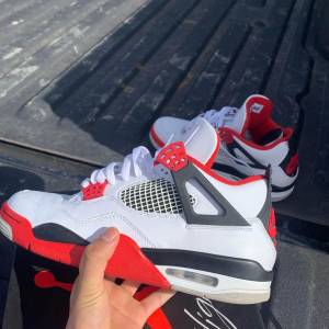 #16 Nike Air Jordan 4 Sneakers