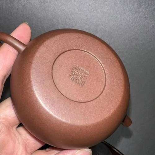 【扁鼓】黑星土泥料紫砂壶扁晨 内推孔出水，铜钱玉壁底