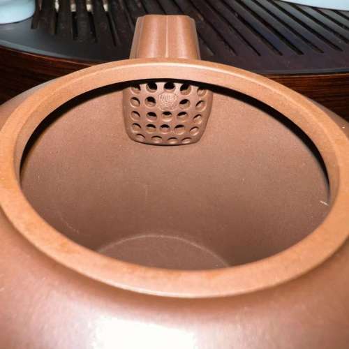 《侧把如意》全手工紫砂壶 革紫泥 高工汤梦飞老师作品 容量200cc 原套包装及证书