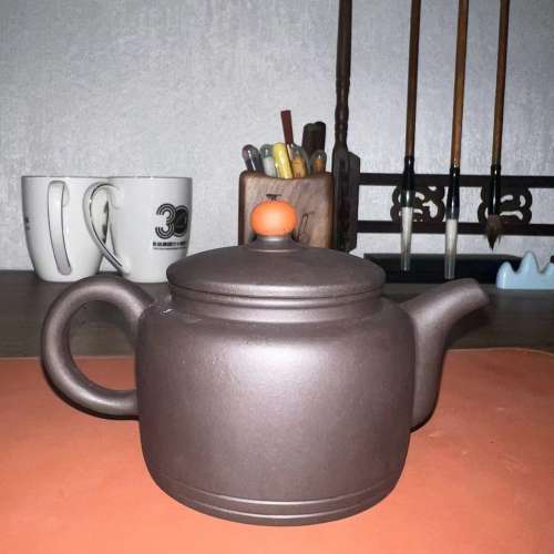 鴻運當頭《黑料》紫砂壺 半手工刻繪款 容量260CC 品相如圖 實物拍攝 一物一拍