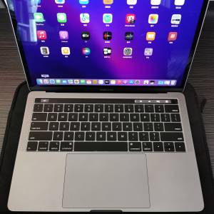 港行 MacBook Pro 2018 13吋 （8＋256GB SSD)  充電循環43次