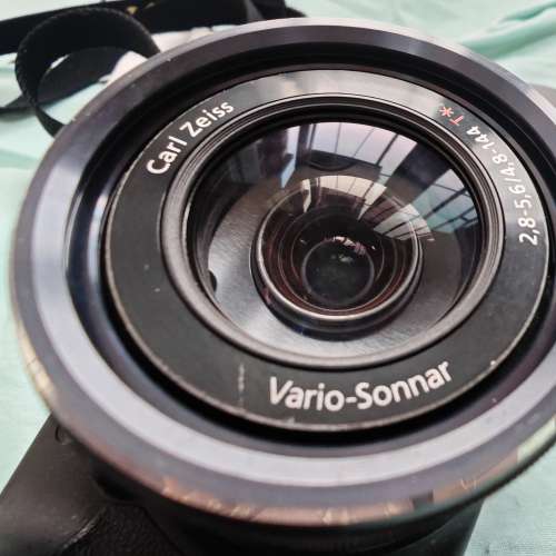 Sony Cyber-shot DSC-HX100V