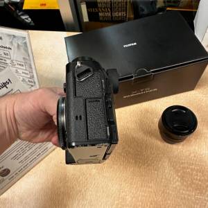 Fujifilm X-T5 40.2MP 無反光鏡相機 - 黑色（FUJINON XF 18mm-55mm 2.8-4.0）