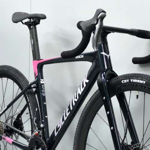 2023 新款 CycleTrack Rock R500 20 速碳前叉鋁合金越野公路車 送水架前後蛙燈