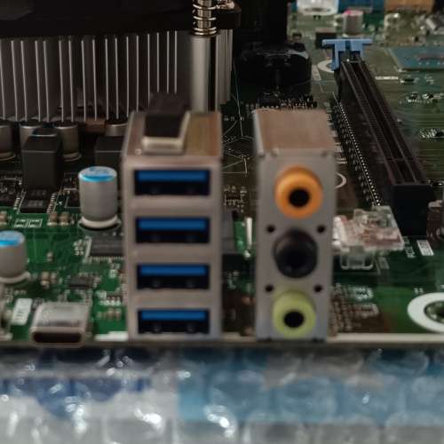 CPU: i7-8700 + Dell原廠主板 + 16GB RAM