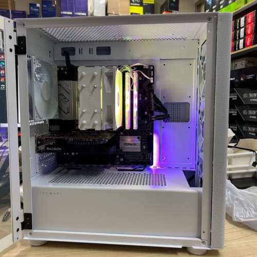 1 TB 雪白 RGB 遊戲電腦