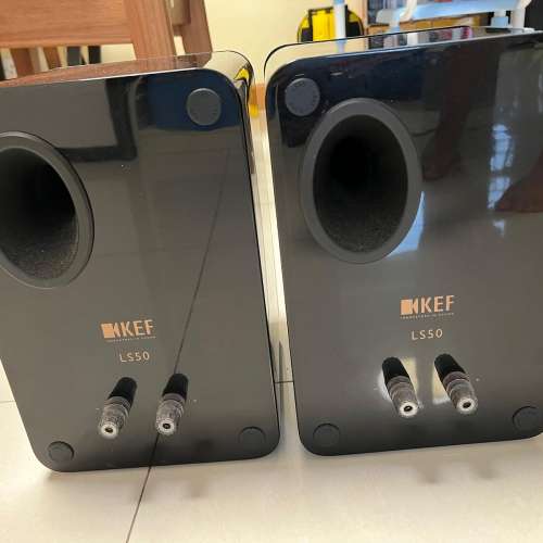 Kef LS50 non-Meta