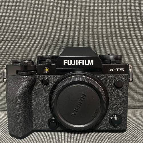 fujifilm X-T5 黑色 2原廠電 1 副電