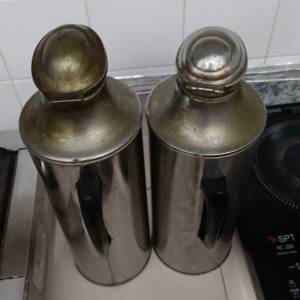 年代已久舊式热水壶，估計不能保溫，可作拍攝或道具用途！售$150