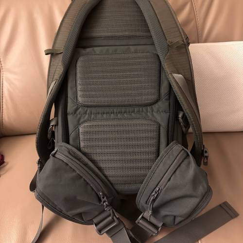 Lowepro -Flipside Trek BP 450AW 相机背囊