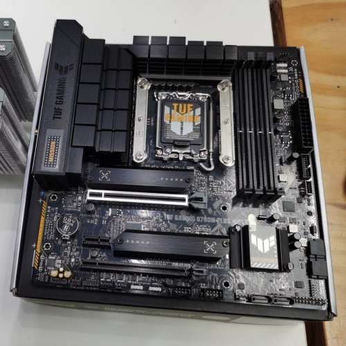 ASUS TUF GAMING B760M-PLUS WIFI D4