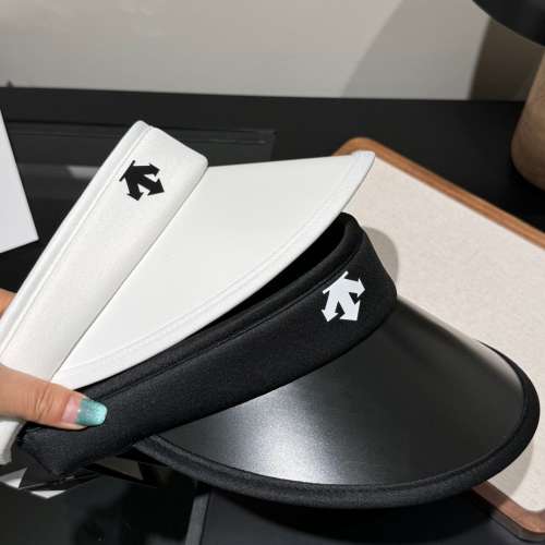 迪桑𝐭 空頂防曬帽 具有𝐮𝐩𝐟𝟖𝟎➕防曬功能的帽子 經典黑白兩色！出門 運動 旅行...