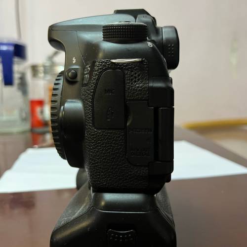 可議價 急放 70D with 直倒