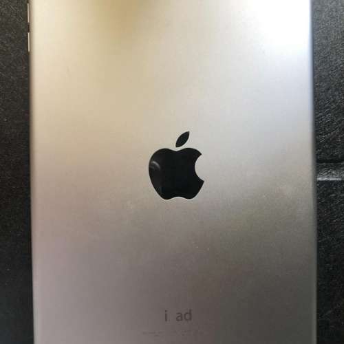 Apple iPad mini4 128gd WiFi 銀色、近乎完美、靚機、電池 非常新可用8小時以上、指...