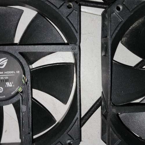 6把電腦風扇 + asus cpu cooler 水冷
