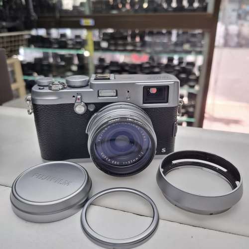 FUJIFILM X100S