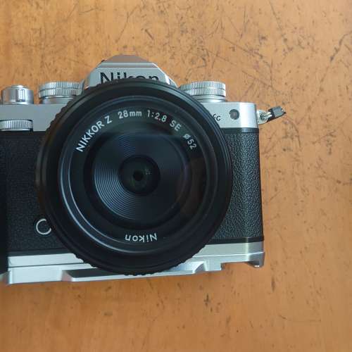 Nikon zfc 28mm f2.8 加18-140mm