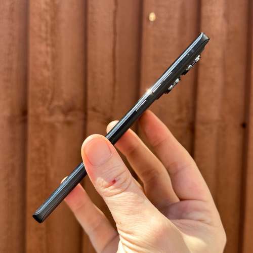 99新 MOTOROLA EDGE 40 黑色 256GB 香港行貨 IP68防塵防水 無線充電 超薄輕型