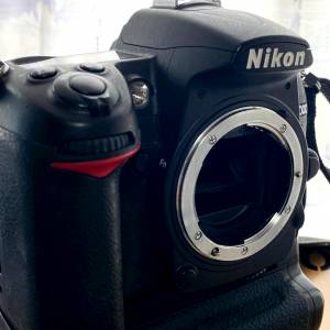 Nikon D7000 + 副廠直倒  =$1200