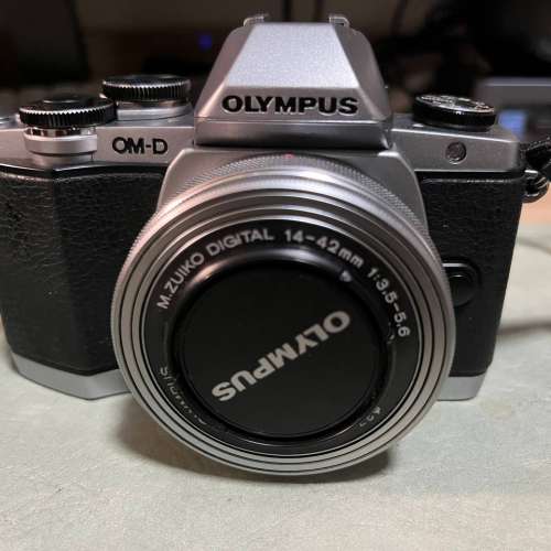 Olympus OM-D E-M10